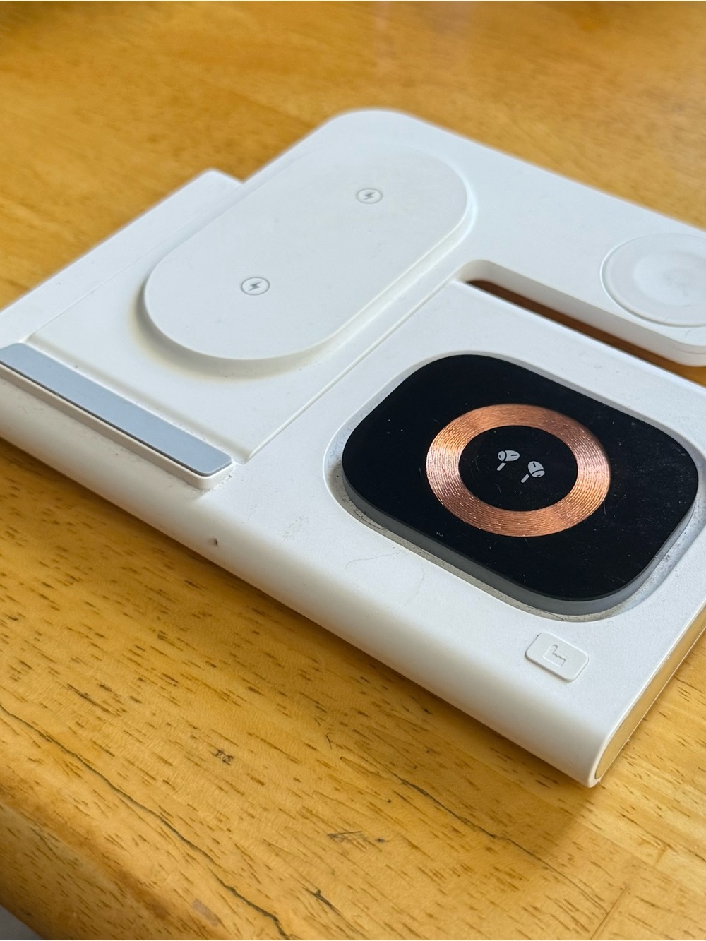 3-in-1 White Wireless Charging Station with Copper Coil Pad